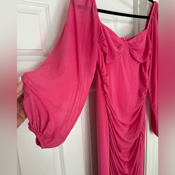 Beautiful PINK body con Midi Dress M/L - Picture 10 of 10